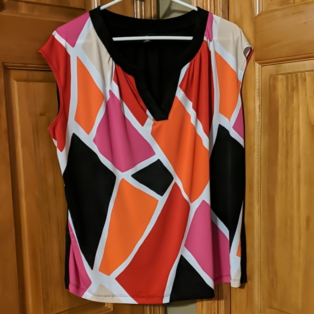 Like new! Women's 1x Fun Large Print Blouse
